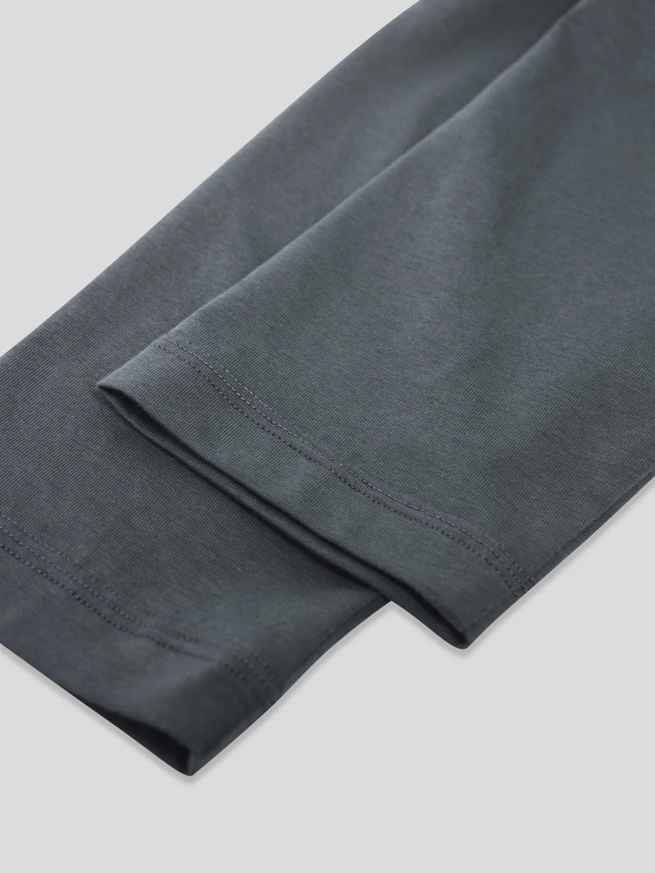StaySmooth Long Sleeve Curve Hem Tee:Classic Fit - Image 23